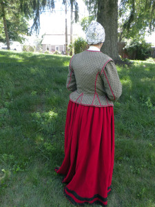 This jacket does not have a collar at the back, although some jackets did at the time. The collar was used to help prop up a ruff.